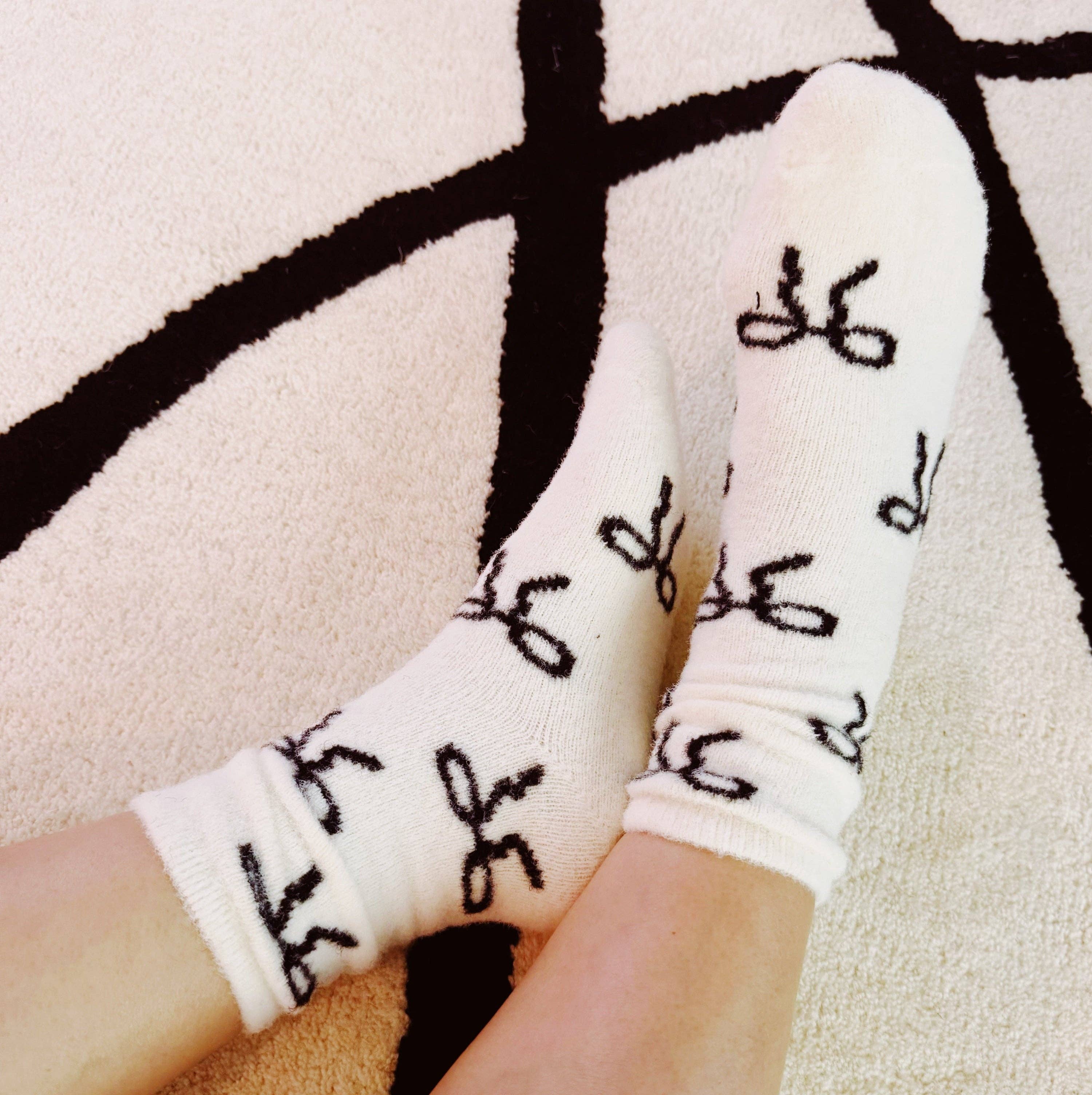 Ellison+Young - Wholesale Socks - Women's - Sassy Bows Fuzzy Socks Set Of 22