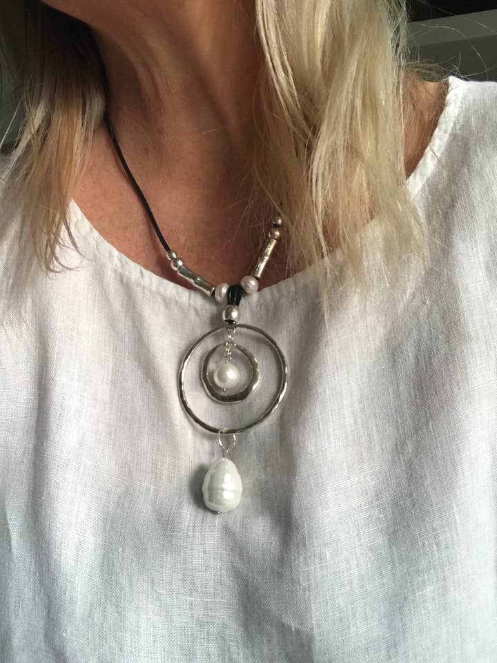 collier en cuir pour la vente par myDemimore