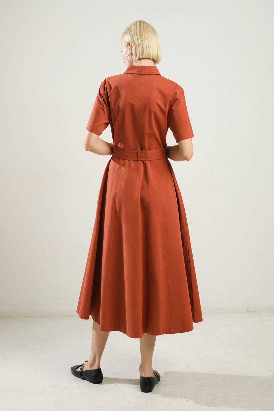 BACKSTEIN Ein festes gewebtes Midikleid - FD1025 FW für den Großhandel auf Faire1