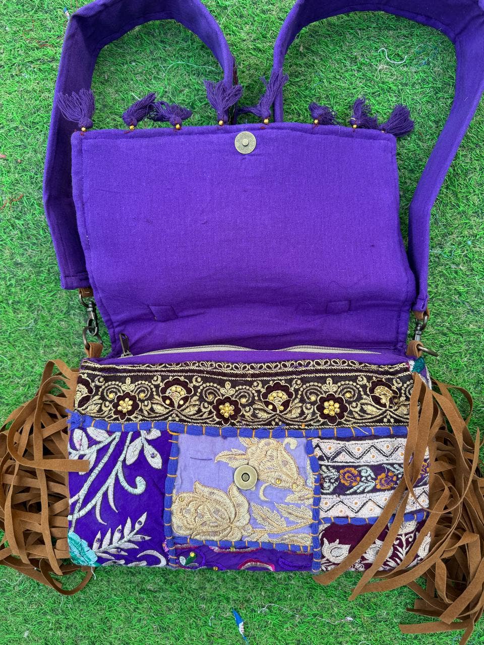 GYPSY STUDIO - Wholesale Shoulder Bag - Women's - Traditional Banjara Bags Banjara Bags Embroidery Work Bag 11