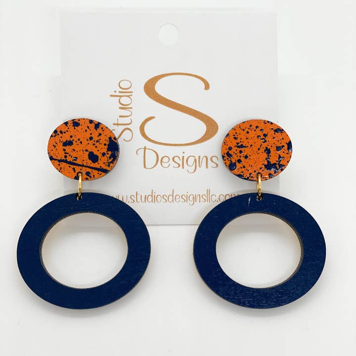 Brincos de ataque - Universidade da Virgínia por atacado de Studio S Designs