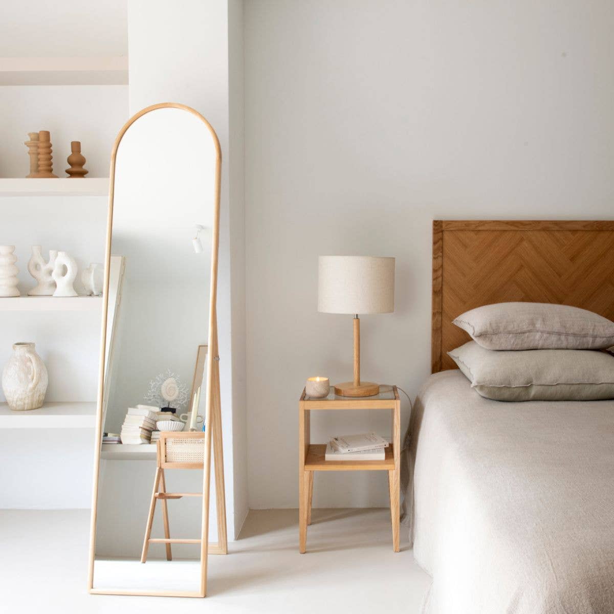 Andrea House - Wholesale Accent/Desk Lamp - Modern wooden table lamp1