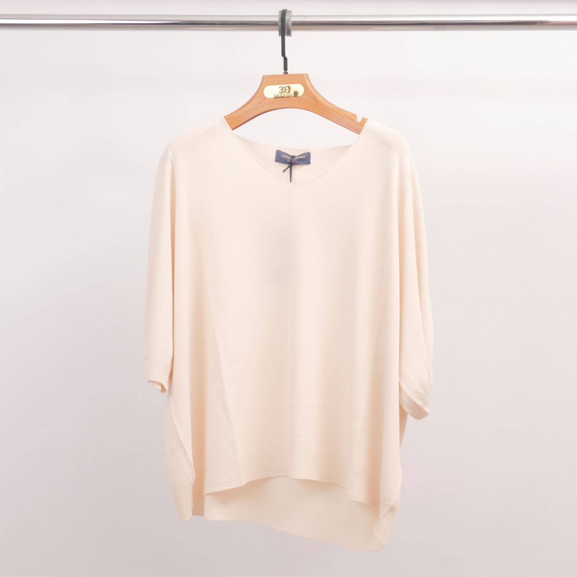 Cecile Wang – Großhandel Strickpullover – Damen – Leichter V-Ausschnitt Pullover mit kurzen Ärmeln aus feinem Strick YF523095