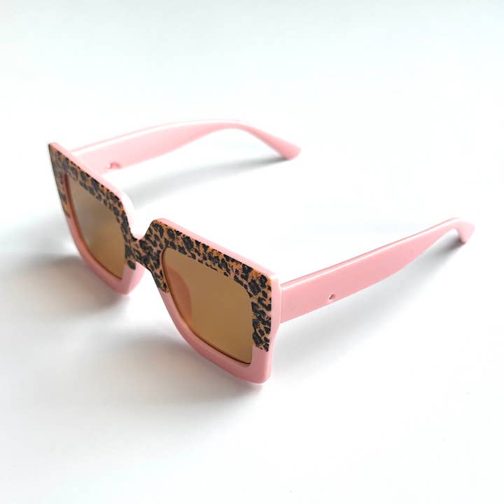 iconic mi - Wholesale Sunglasses – kids - Kids Sunglasses Retro Square Two Tone Animal Print Pink1