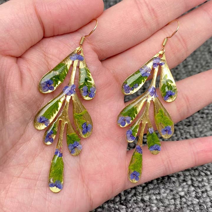 Mio Queena - Wholesale Dangle Earrings - Dried Flowers Brass Leaf Shape Dangle Earrings - PDF0
