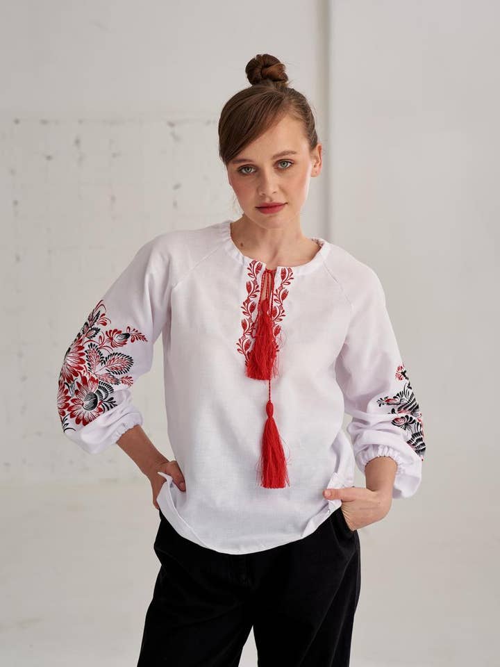 Blouse Brodée Djiorjina pour la vente par Handmade Originals Ukraine