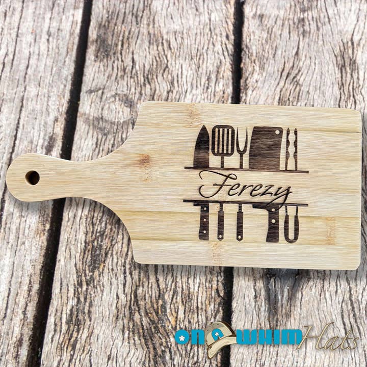 Taglieri da cucina personalizzati incisi al laser per la vendita all'ingrosso da parte di On a Whim Hats