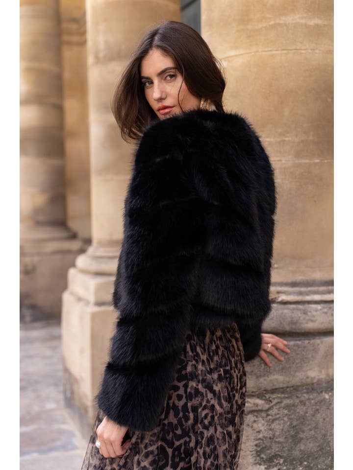 CHOKLATE PARIS - Wholesale Jacket - Women's - Paula short faux fur jacket - Y16821