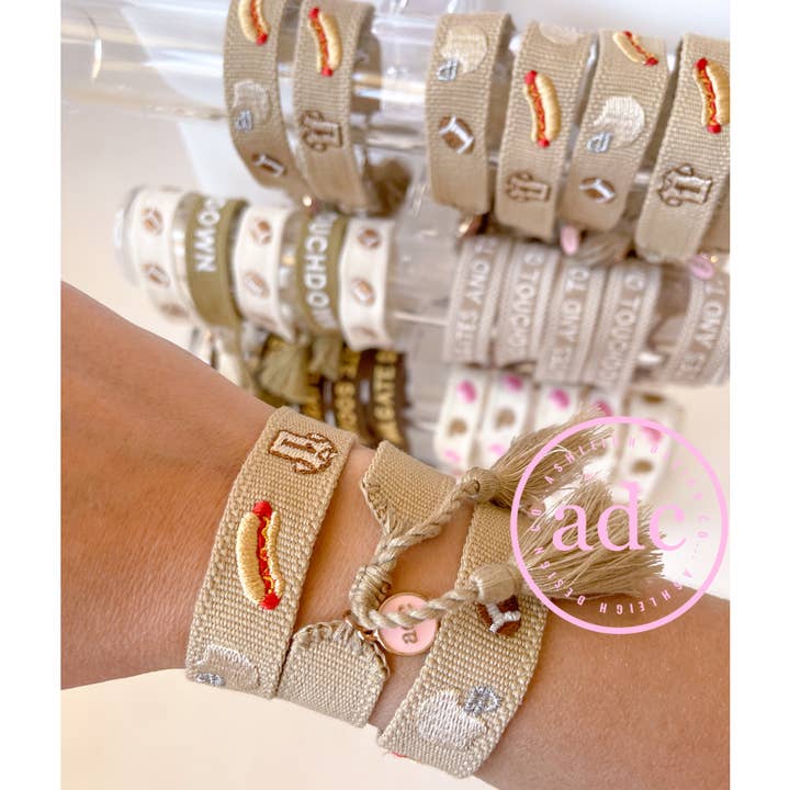 Braccialetto GAMEDAY CHARM per la vendita all'ingrosso da parte di AshleighDesignCo