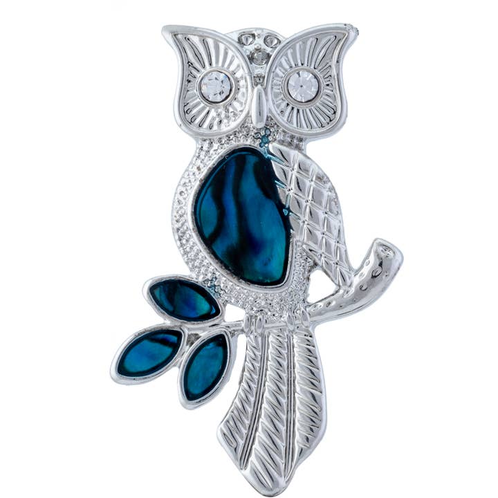 Uglebroche siddende på en gren i pauaskal, rhodiumbelagt for engroshandel hos Byzantium Collection Ltd