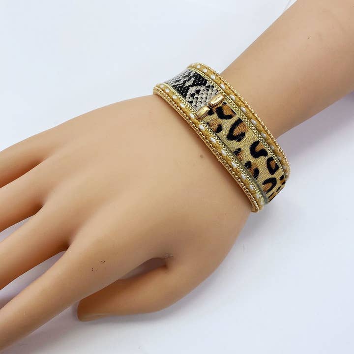 Greater Goods Imports & Wholesale - Wholesale Bangle Bracelet - B0209 FB4056 Leopard Faux Leather Bracelet2
