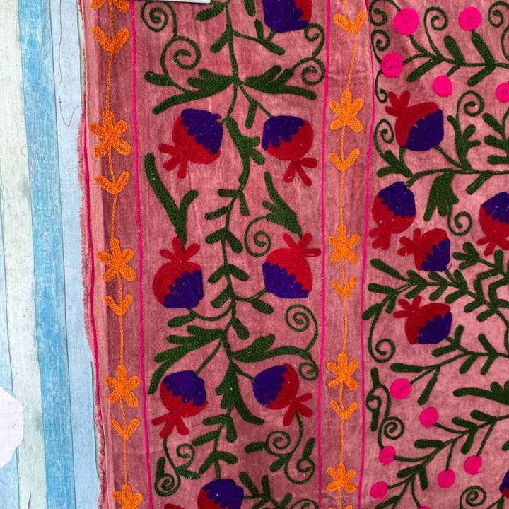 GYPSY STUDIO - Wholesale Throw Blanket - Velvet Throw Floral Embroidery Work Blanket Suzani Bedspread5