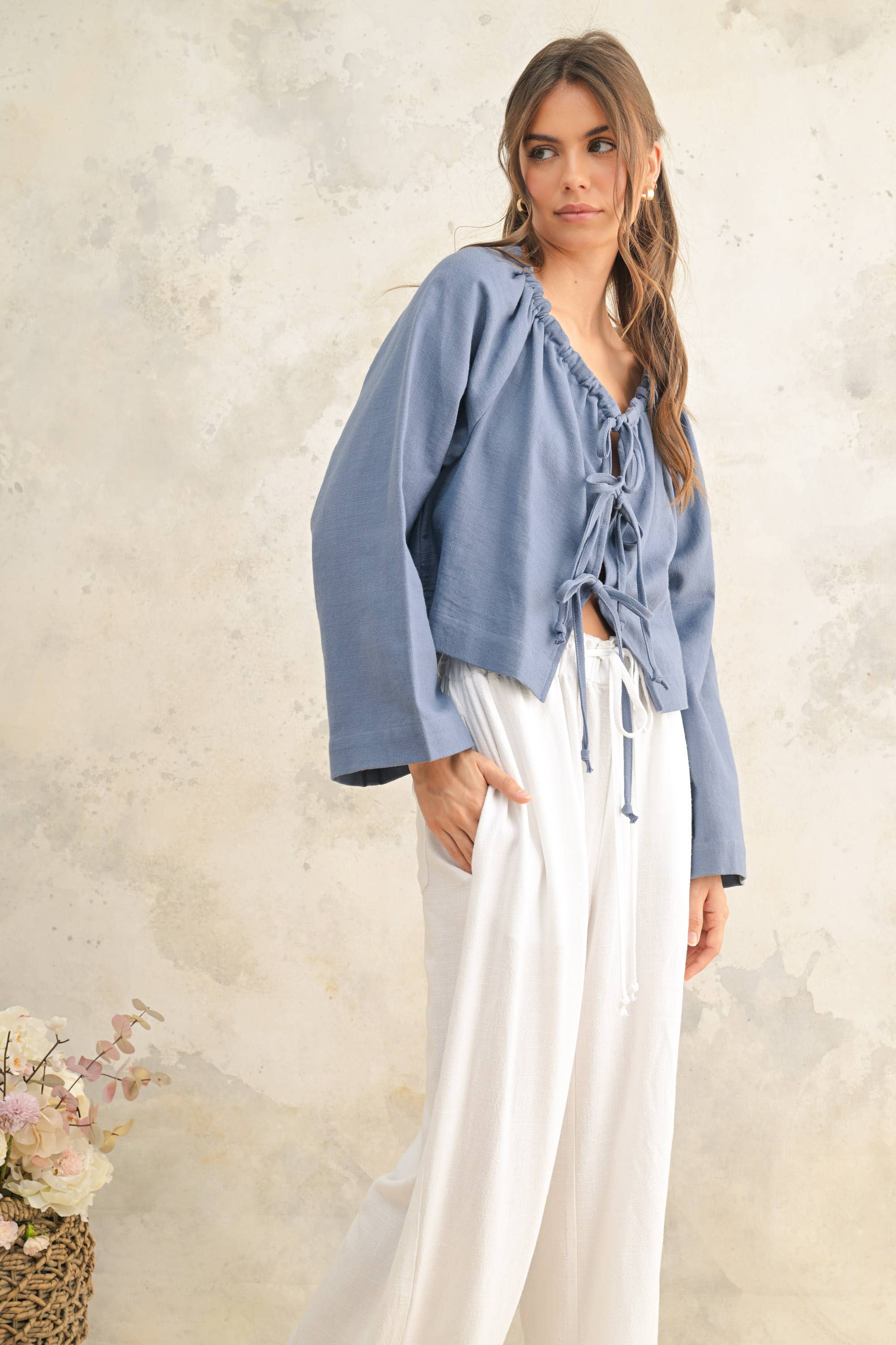 MIOU MUSE – Großhandel Strickjacke – Damen – Leinenmischung Cardigan mit Bindeband vorne6