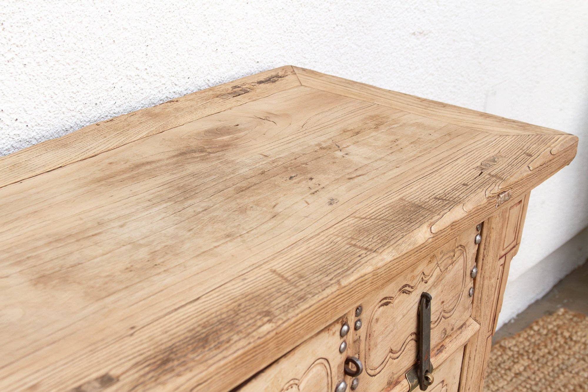 De-cor - Vendita all'ingrosso Armadietto - Cassettiera d'altare antica a 5 cassetti con finitura sbiancata dal sole6