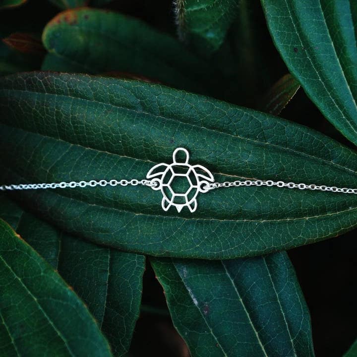 Bracelet tortue argent avec chaîne pour la vente par Mountplane