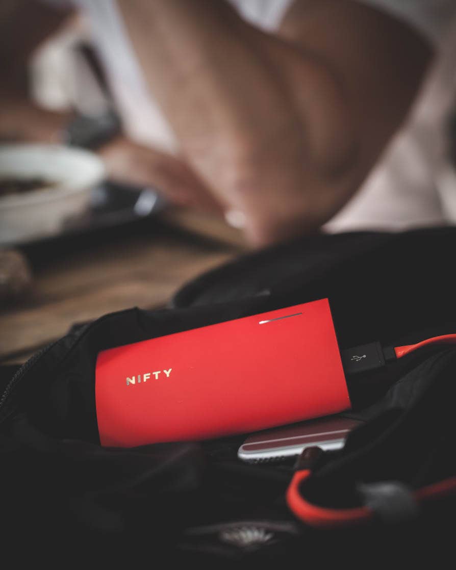 NIFTY Electronics – wholesale Bärbar laddare – Nifty bärbar laddare 6800 mAh – svart10