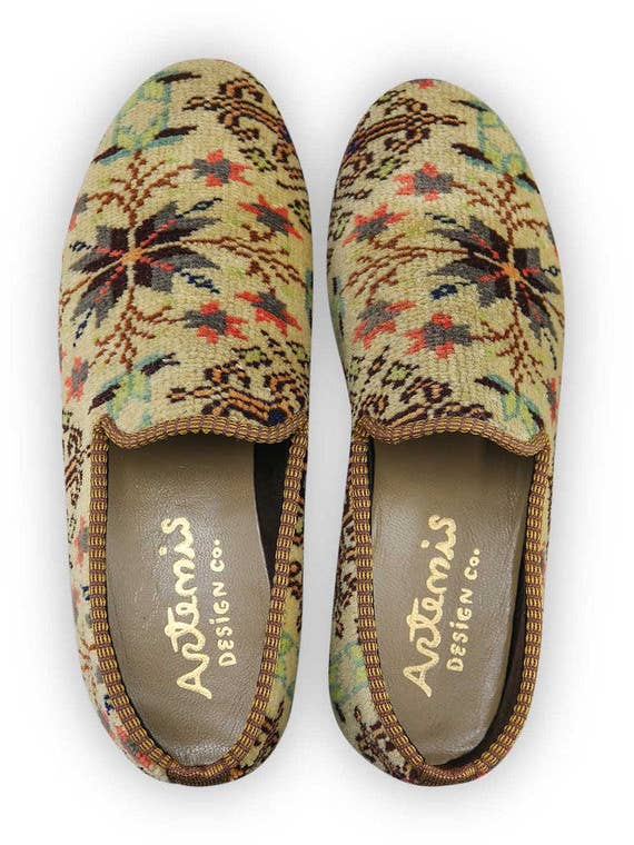 Men's Carpet Loafers - Size 11 for wholesale by Artemis Design Co.