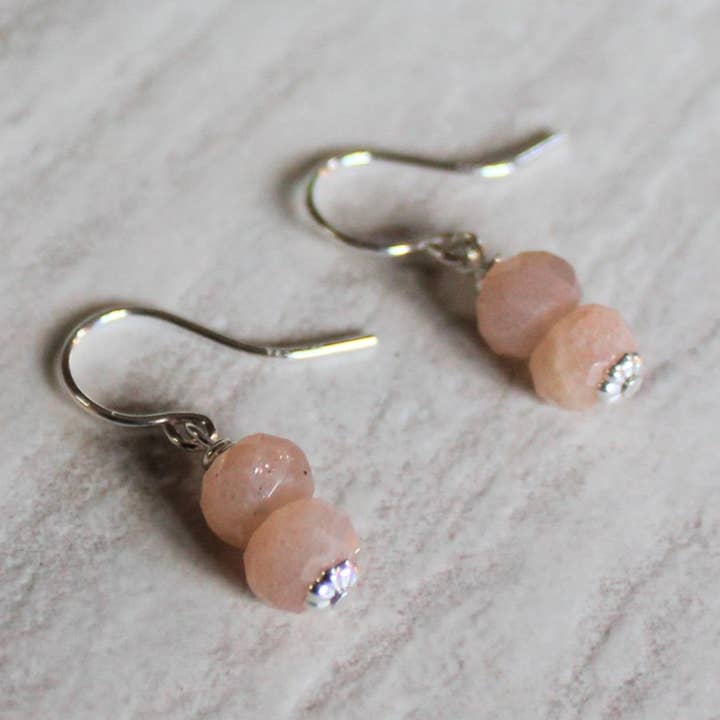 Boucles d'oreilles pierre de soleil pour la vente par Woven Stone Co.