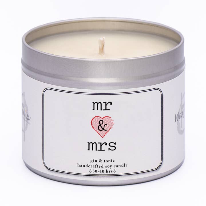 Regalo Mr y Sra. Candle. Vela de cera de soja artesanal para venta al por mayor de The Wicklow Witch Ltd