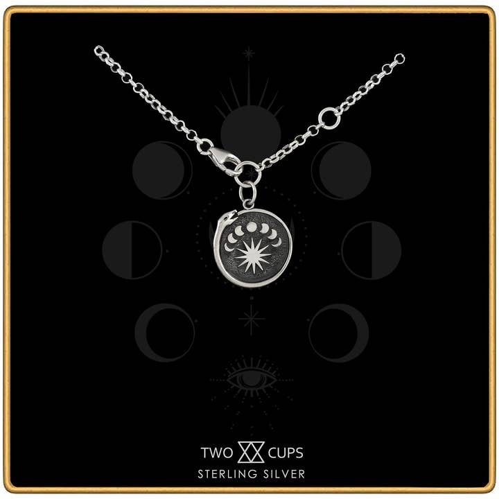 Twee kopjes sterling zilveren Ouroboros maanfase-armband • 925 sterling zilver • Ouroboros-armband • Infinity Snake Charm • Slangenarmband voor wholesale door A Charmed Impression