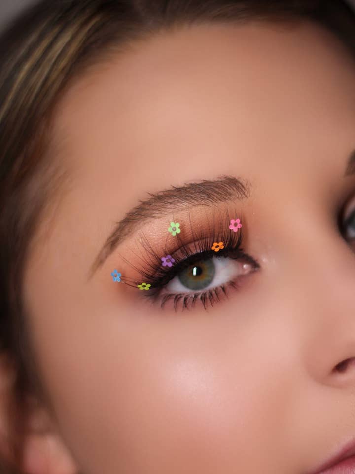 Flower Power XL Lash for wholesale by Splashes Lashes