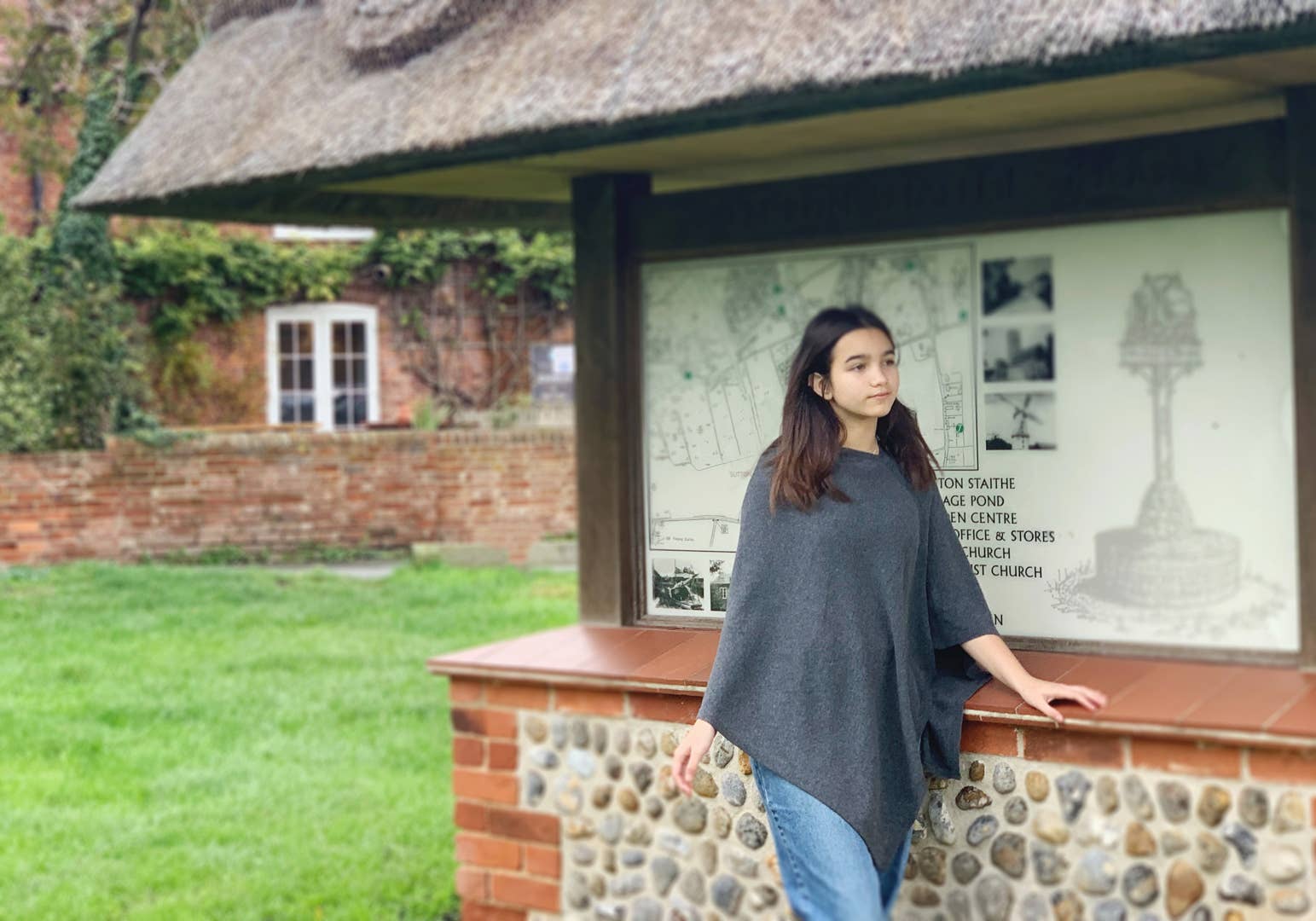 Creatico - Wholesale Poncho - Women's - House of Conti Firenze Cashmere Blend Italian Poncho Regular42