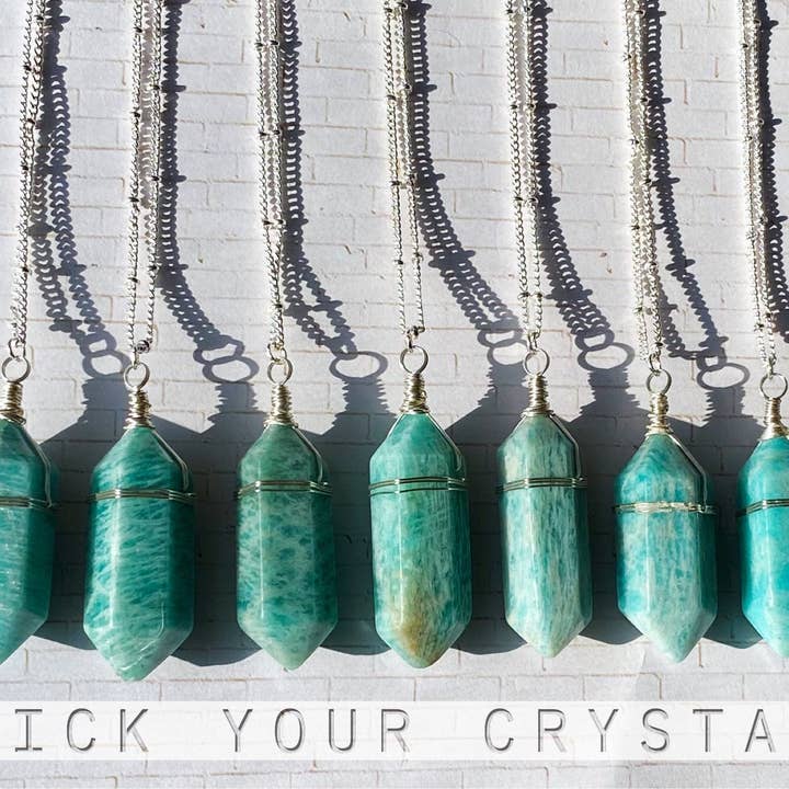 Moonchild Society - Venta al por mayor Collares con colgantes/abalorios - Collar de punto de cristal de amazonita, joyería envuelta en alambre de plata, cristal crudo natural, elige tu cristal