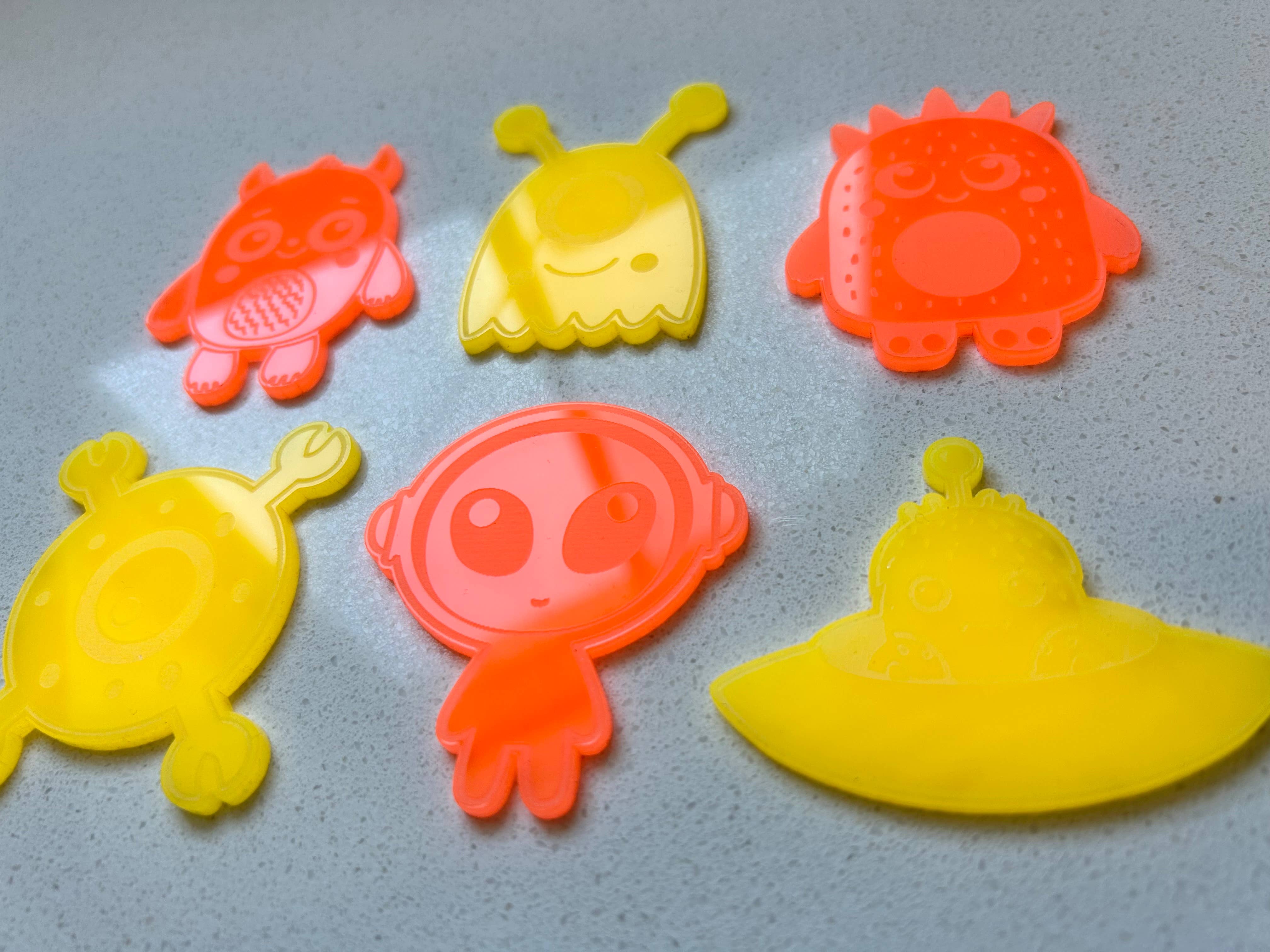 Stars and Sensory - Wholesale Toy Set - Kids - 6 Space Aliens Loose Parts 5