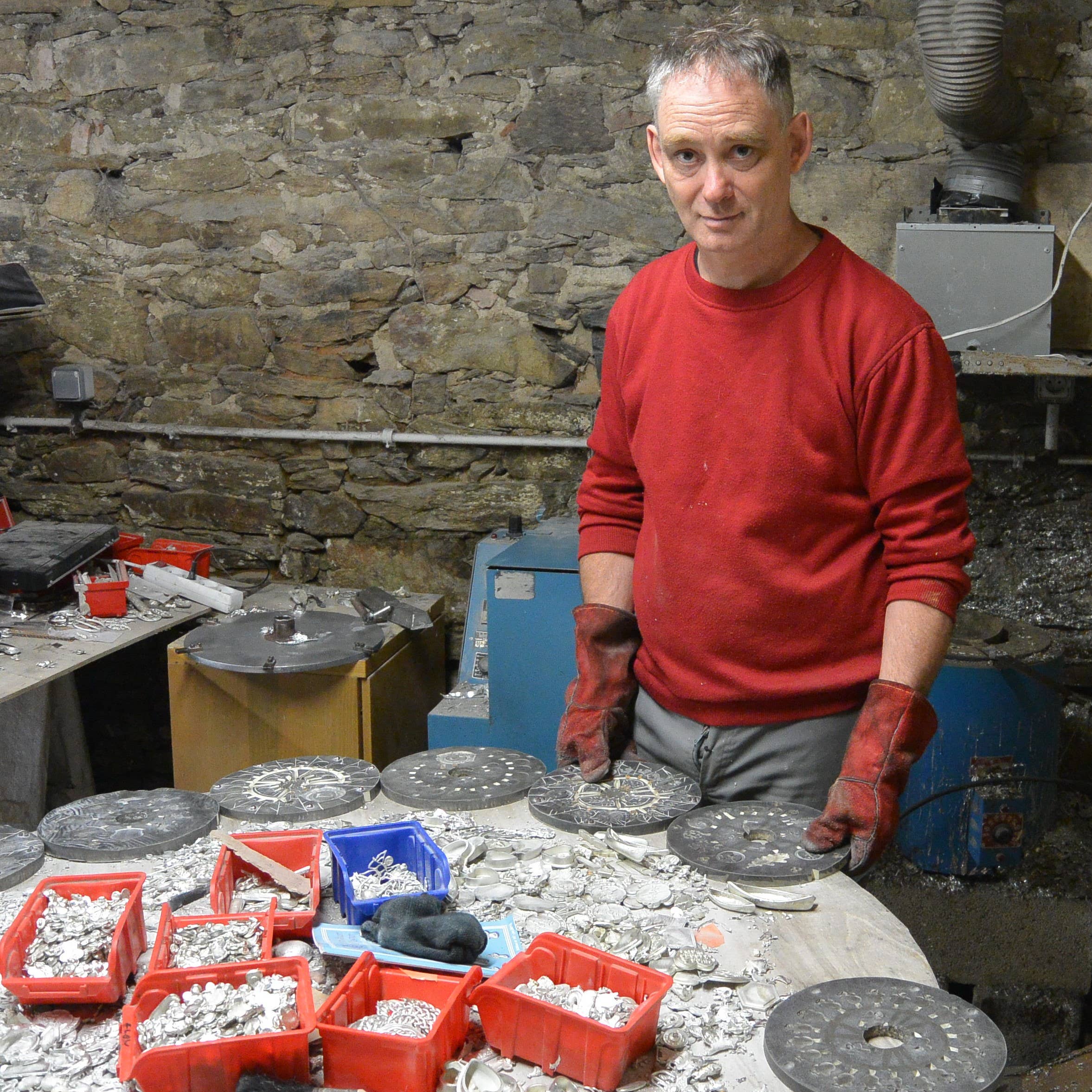 William Sturt Fine Pewter - Vendita all'ingrosso Statuette decorative - Statuetta in peltro con rana di toro, realizzata a mano da William Sturt6