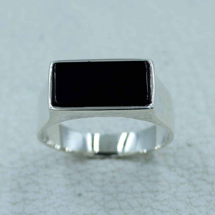 Unisexring i svart onyx och sterlingsilver för wholesale av Silvex Jewelry