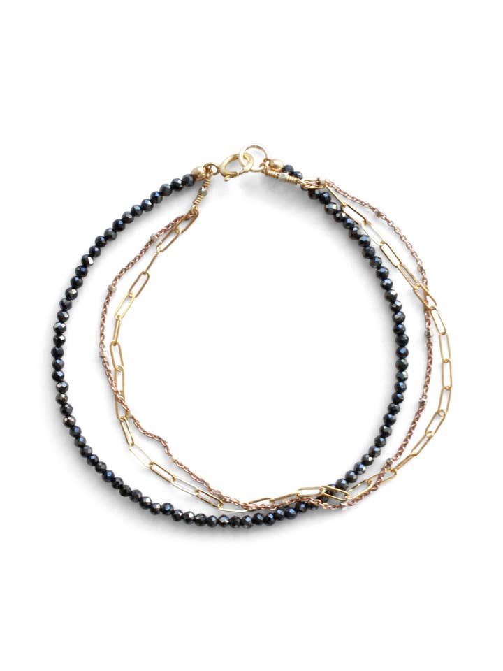 Drievoudige streng edelsteen armband in Midnight Spinel voor wholesale door Rebecca Scott Jewelry