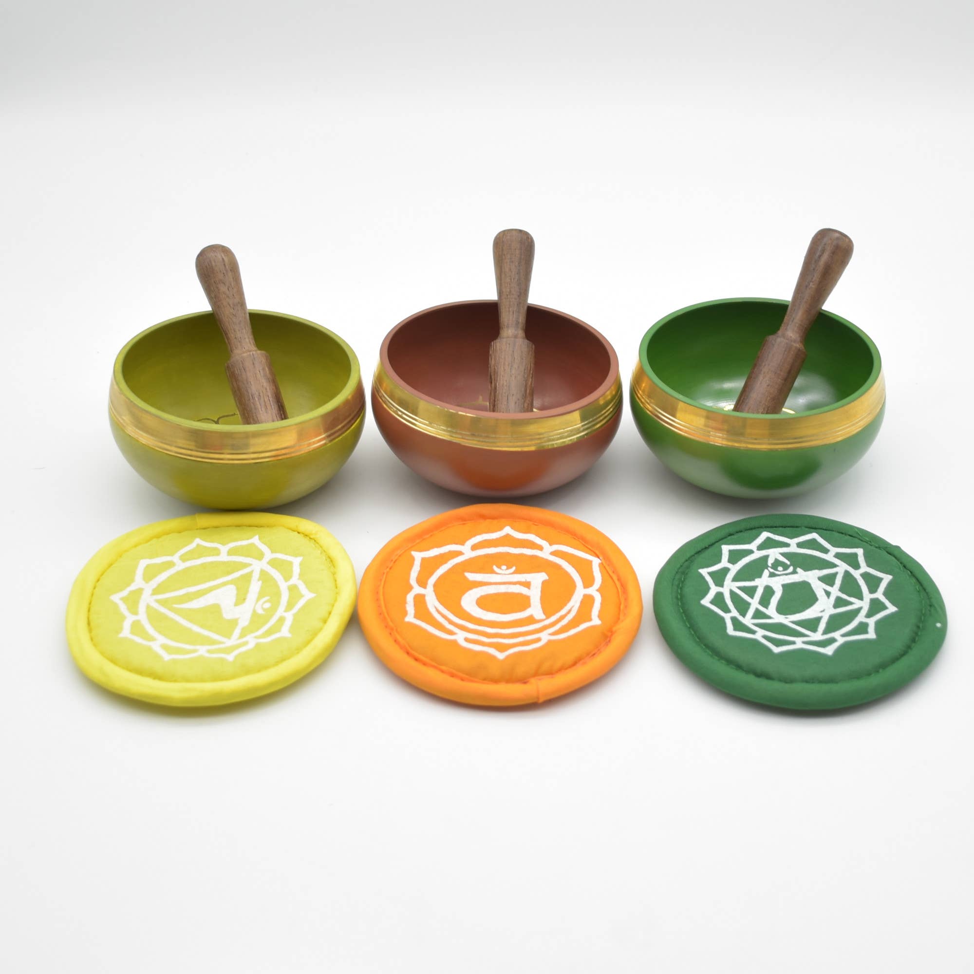 Blue Brown Green Pink Purple Red 7 Chakra Singing Bowls Meditation Bowls Set for wholesale on Faire4