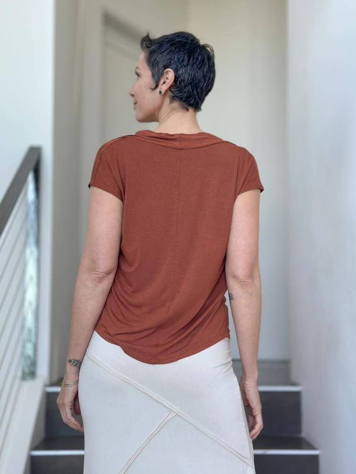 CARAUCCI - Wholesale T-Shirt - Women's - Flow Tee3