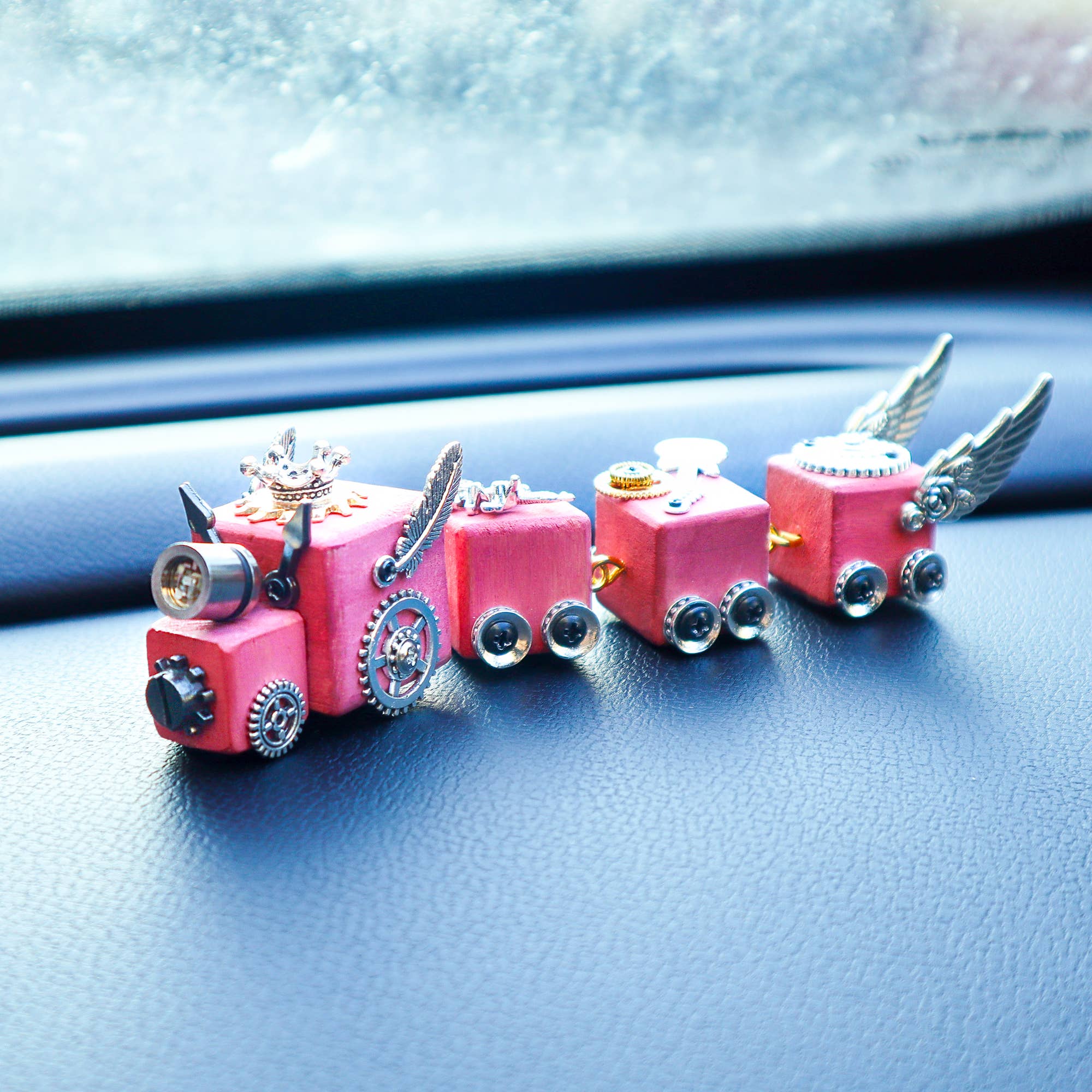 Kitsville - Wholesale Doe-het-zelf-knutselset - Doe-het-zelf Houten Trein Kit – Bouw een Houten Trein met LED Licht1