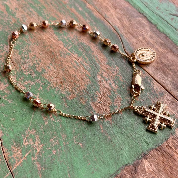 Love and Honor Jesus LLC - Wholesale Ketting met gebedskralen - Tri Color OLG rozenkrans ketting of armband met 4 mm kralen