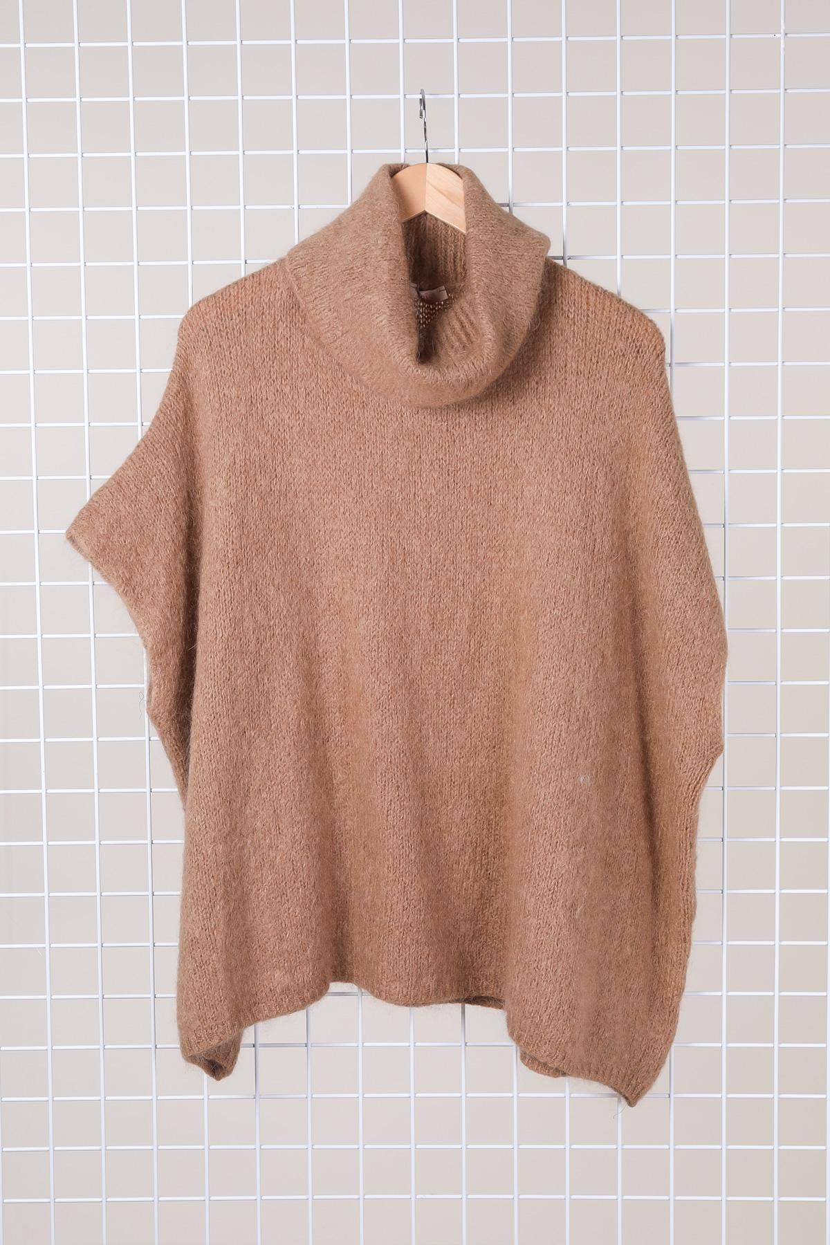 NAÏS PARIS – wholesale Poncho - Dam – Polotröja i ponchostil i mohair och ull2