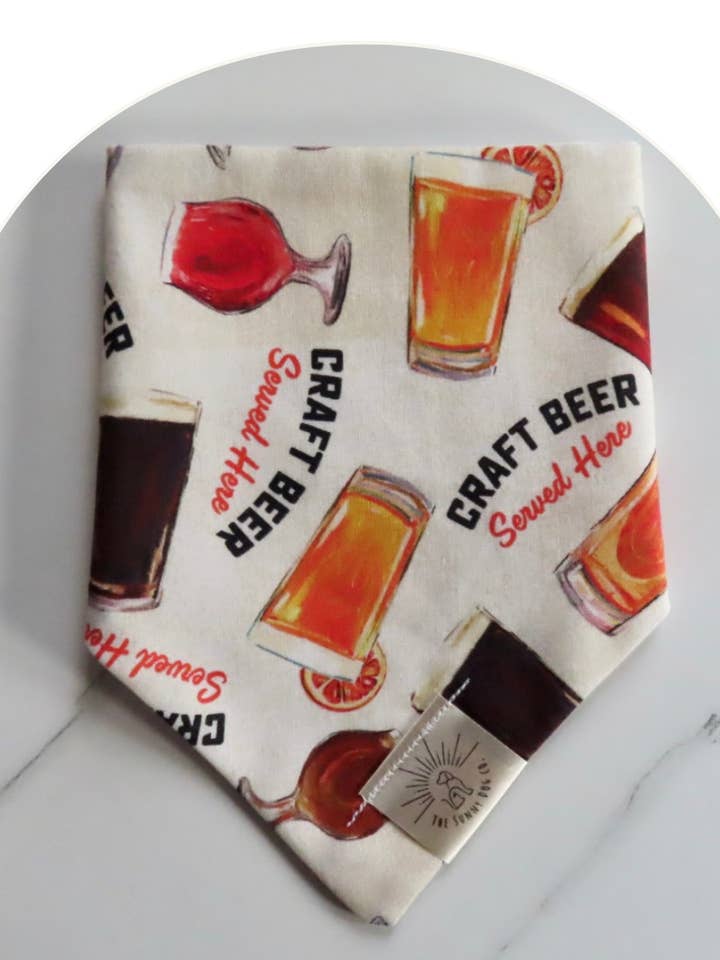 Bandana pour chien Pint of Beer pour la vente par The Sunny Dog Co