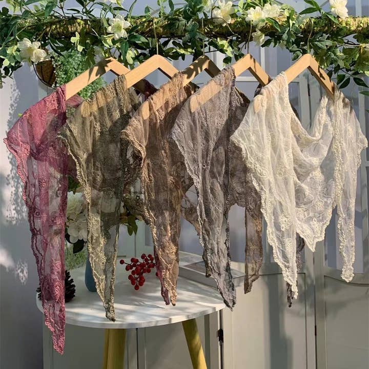 Scravii - Bufanda pequeña de encaje bordada y otras tendencias de Resultados para vendedoras productos just al por mayor. Devoluciones gratuitas y condiciones de pago a 60 días en Faire en Faire.