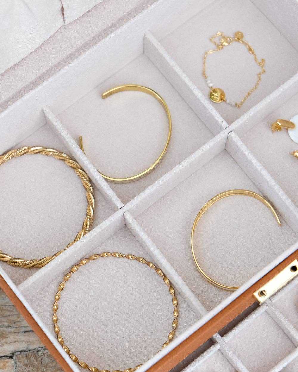 Maison Scarlett - Wholesale Jewelry Box/Organizer - Denise PU leather jewelry box3