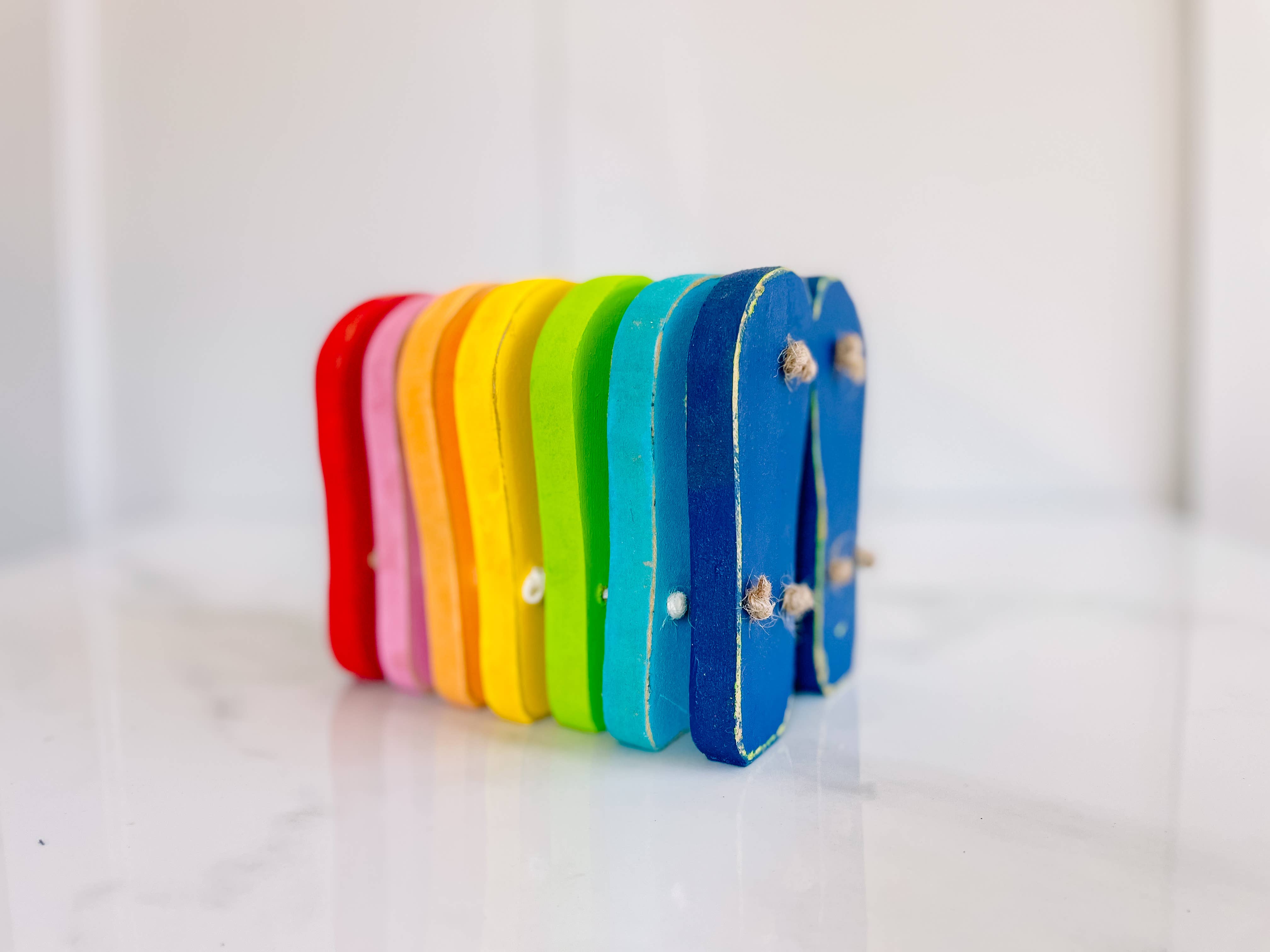 Moscow Mill House – wholesale Decorative tabletop object – Handcrafted Painted Wood Flip Flops 4