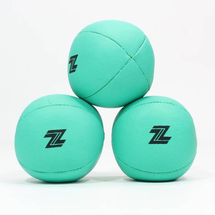 YoYo Sam - Wholesale Classic toy – Kids - Zeekio Nova Juggling Ball Set - Stretch Bean Bag 4 Panel 120g Ball - Set of 3 Balls Zeekio2