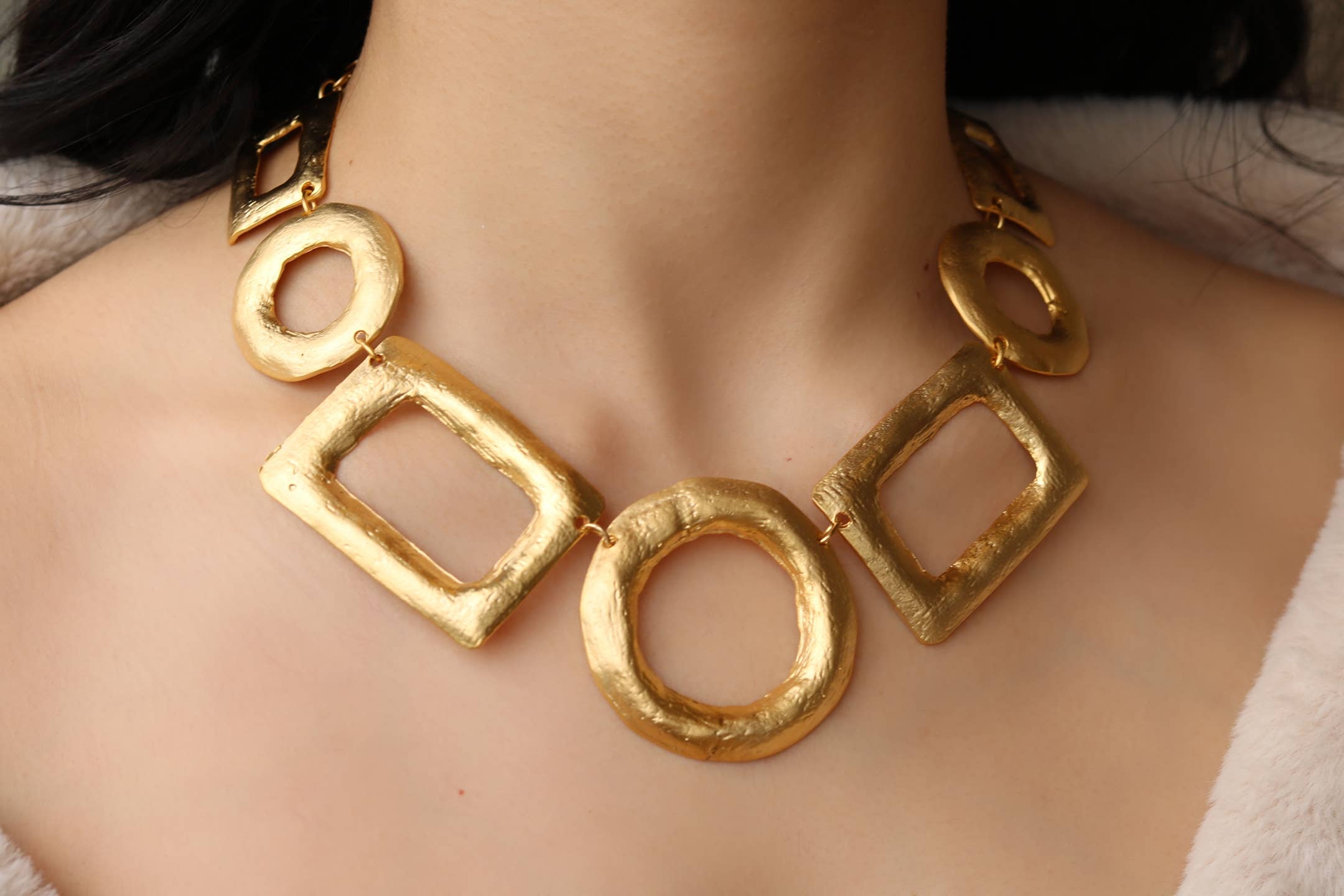 BUBU BY TEKIN SHOP - Wholesale Jewelry Set - Geometric-Shaped Matte Gold Plated Jewelry Set2