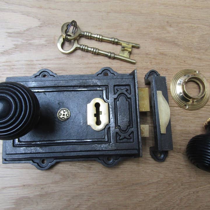 Davenport Fælglås Antik Iron & Bikube Ibenholt+Messing Sæt for engroshandel hos IronmongeryWorld