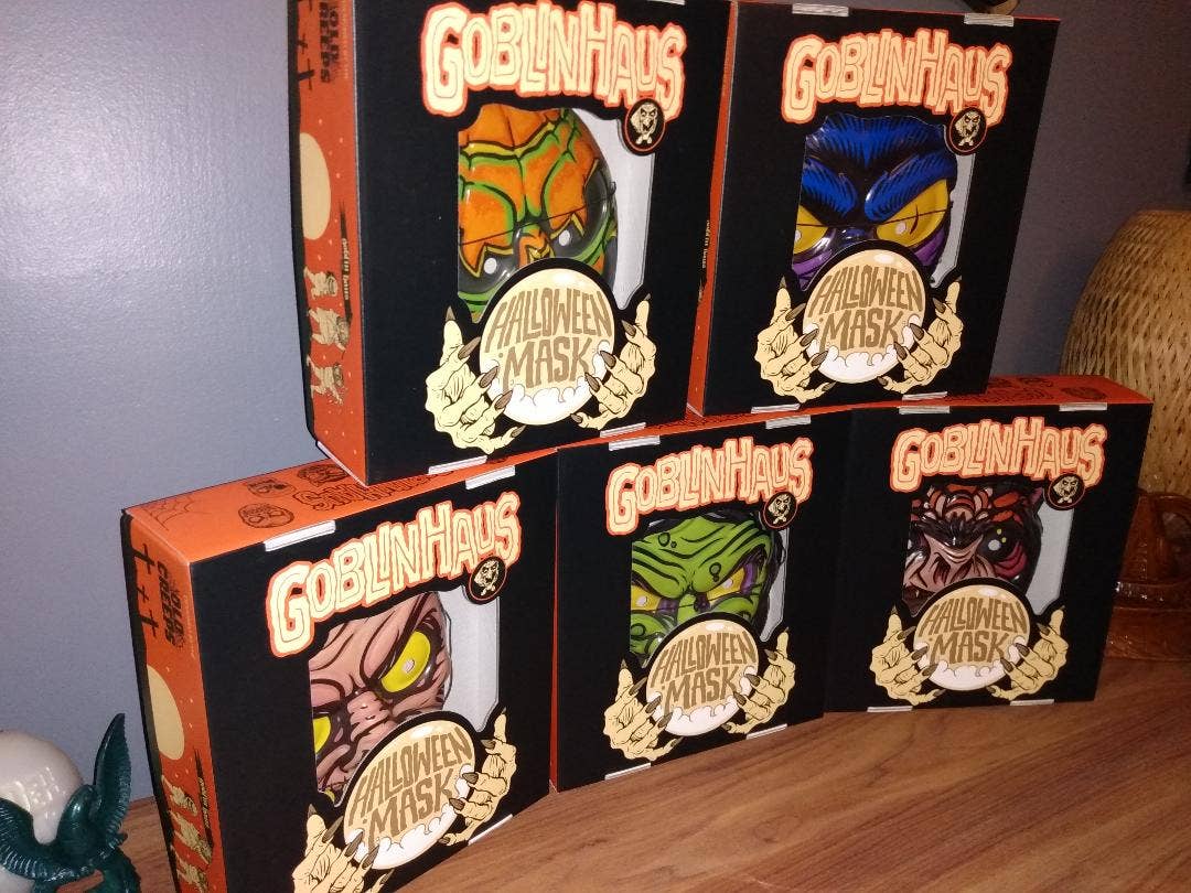 GOBLINHAUS – Engroshandel Kostume - Voksen – 5 sæt GOBLINHAUS masker med dekorative kasser (vintage Halloween/monsterstil)1