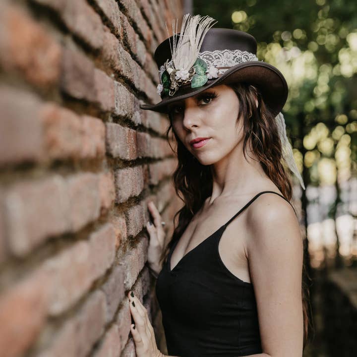 Marrón Sombrero de copa de cuero genuino con banda Marlow True Love de venta al por mayor en Faire5