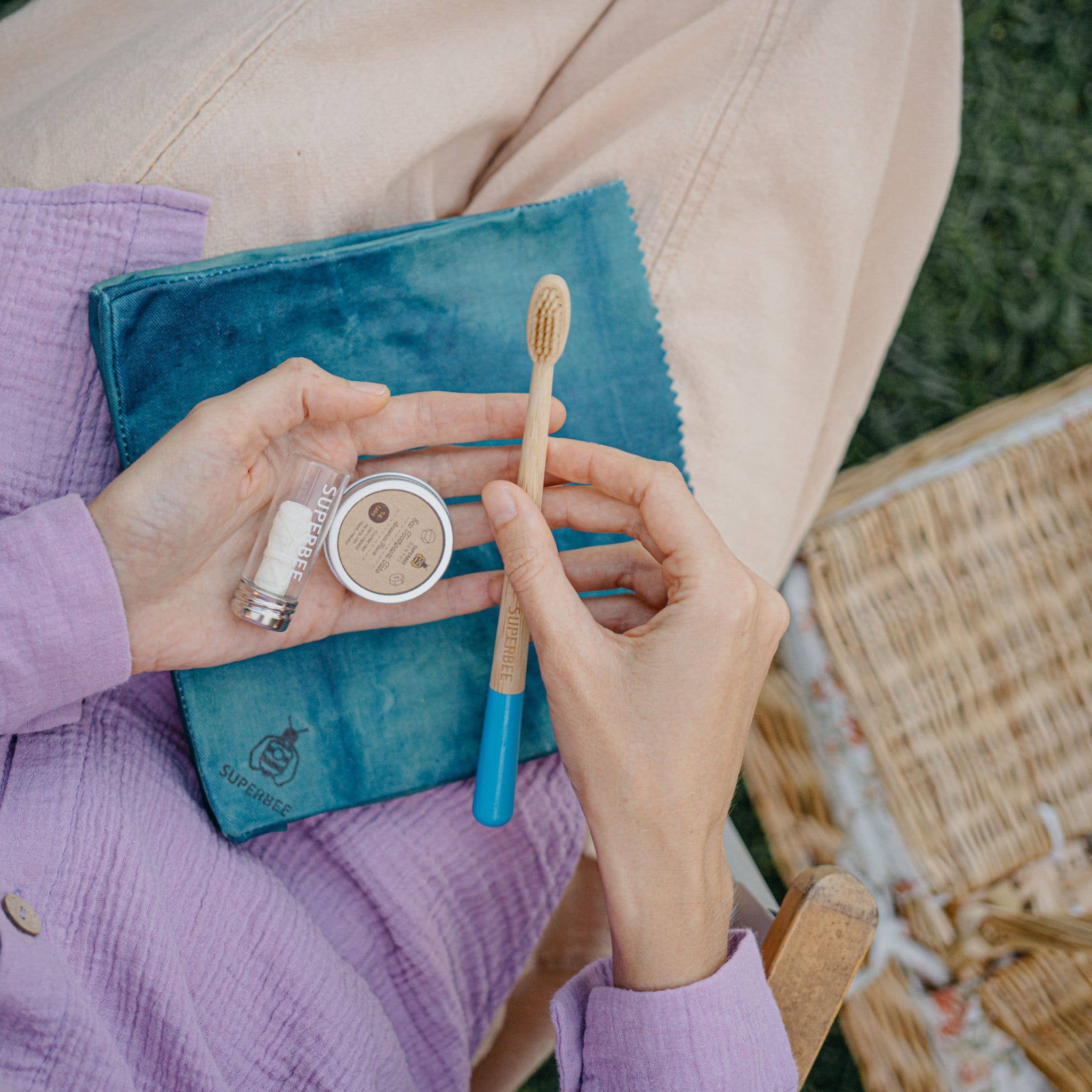 SuperBee - Eco Living Made Easy - Venta al por mayor Kit de cuidado bucal - Dentos – Kit de Viaje Ecológico para el Cuidado Oral5