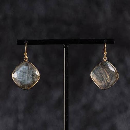 Elegance Örhängen - Flera stenar för wholesale av Atelier Leblanc