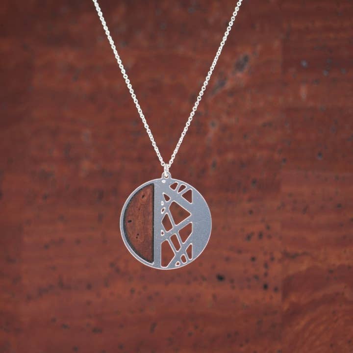 Collier DAINTREE CARMIN argenté pour la vente par Little Etincelle