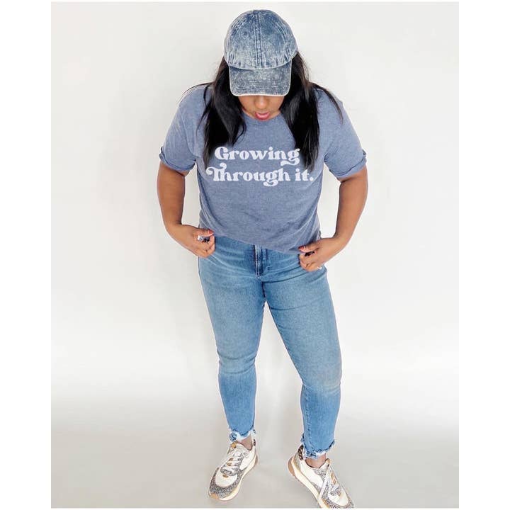 Growing Through It - T-shirt Style Hip pour femmes pour la vente par KaAn's Designs