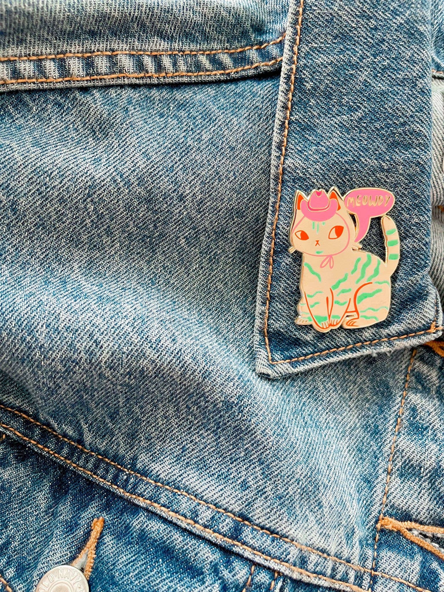 Bunny Dee - Wholesale Lapel Pin/Button - Meowdy the country cat hard enamel pin1